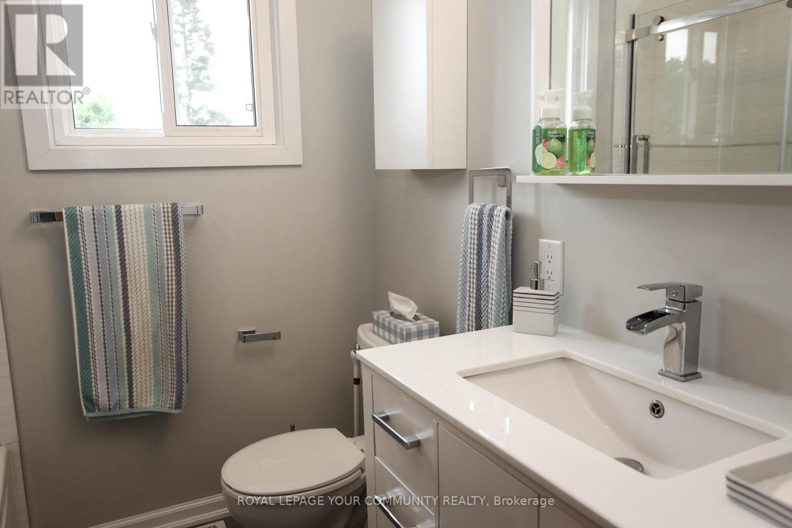 33a Alcan Avenue, Toronto, Ontario  M8W 1V4 - Photo 14 - W12592818