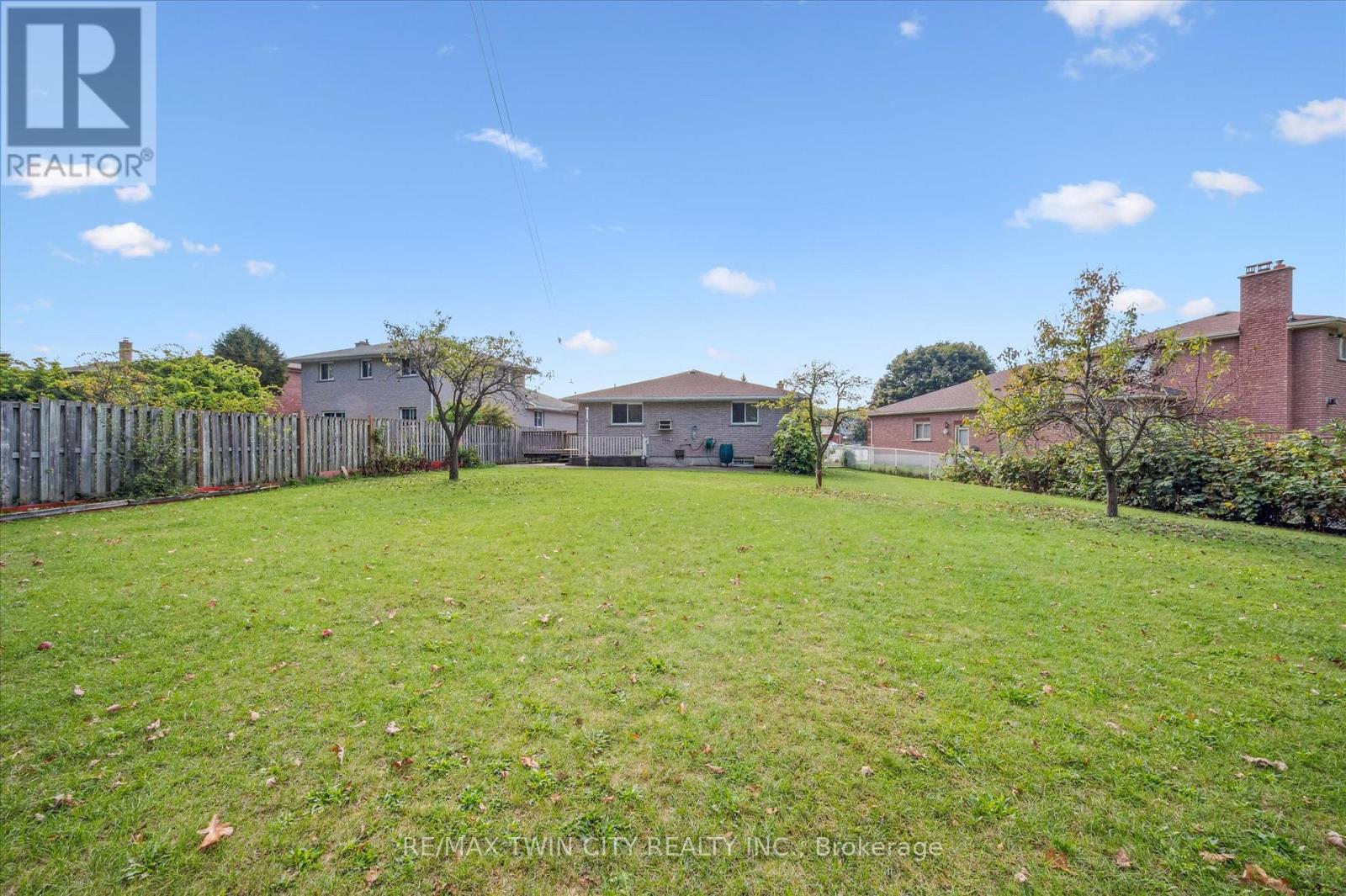 42 Azores Crescent, Cambridge, Ontario N1R 7Z4 - Photo 29 - X12438610