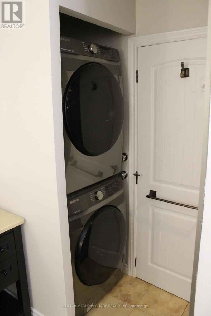 45 Lakewood Crescent, Kawartha Lakes, Ontario  K0M 1A0 - Photo 14 - X12464040