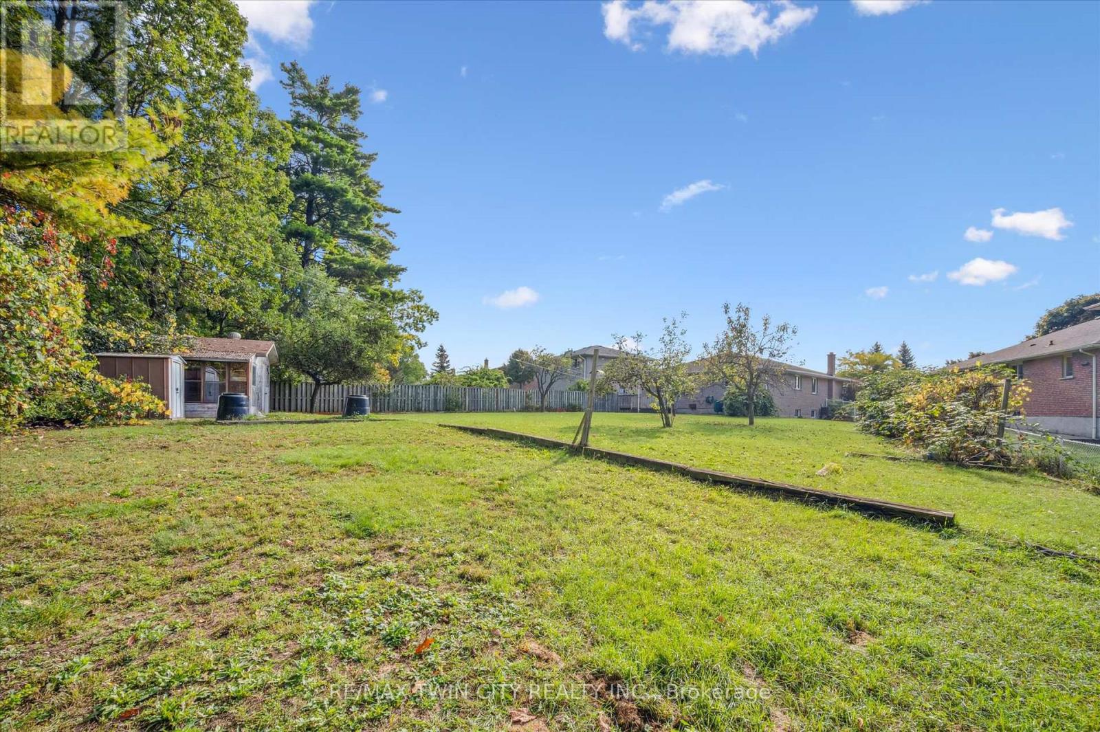 42 Azores Crescent, Cambridge, Ontario N1R 7Z4 - Photo 30 - X12438610