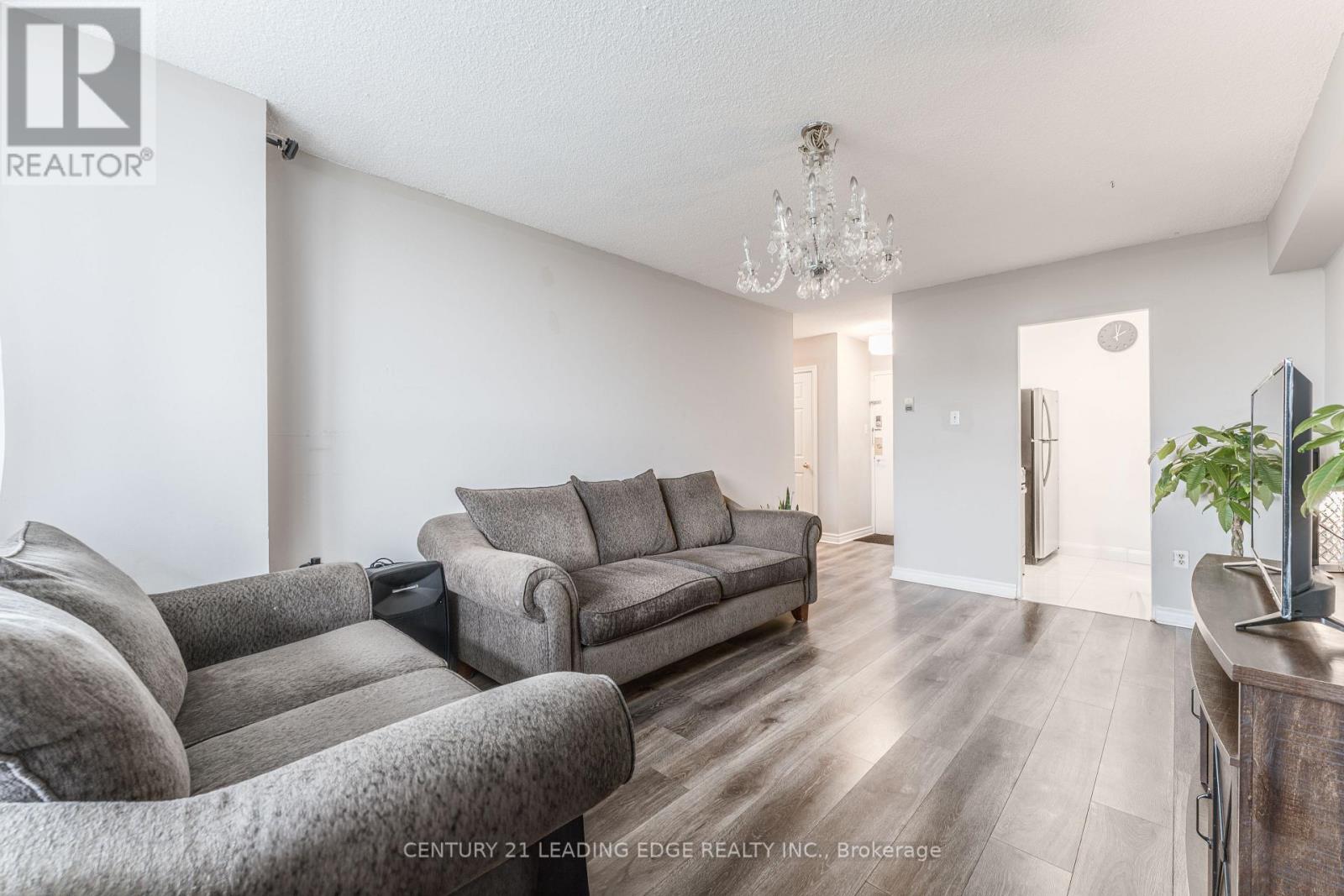 611 - 940 Caledonia Road, Toronto, Ontario  M6B 2G8 - Photo 5 - W12592830