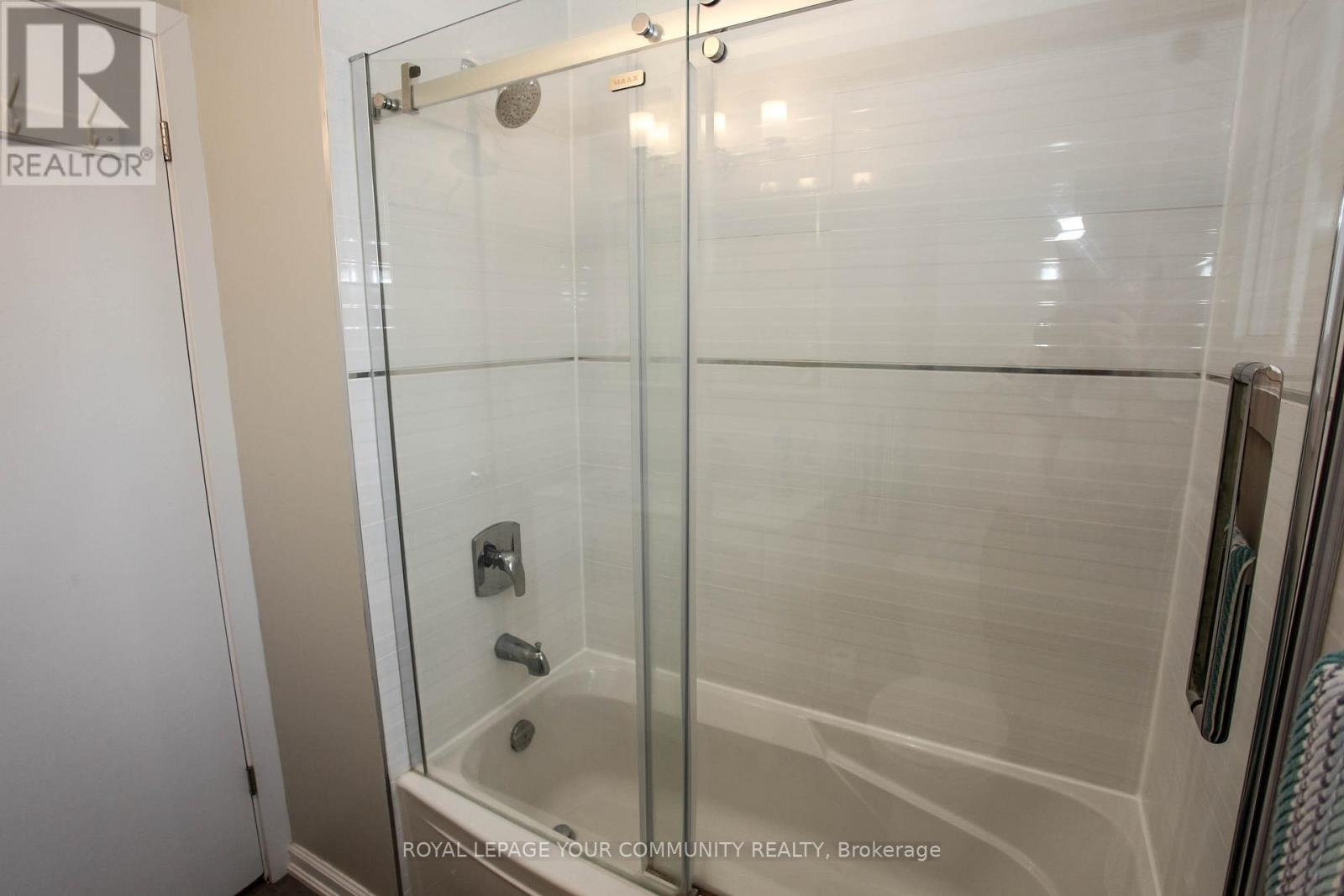 33a Alcan Avenue, Toronto, Ontario  M8W 1V4 - Photo 15 - W12592818