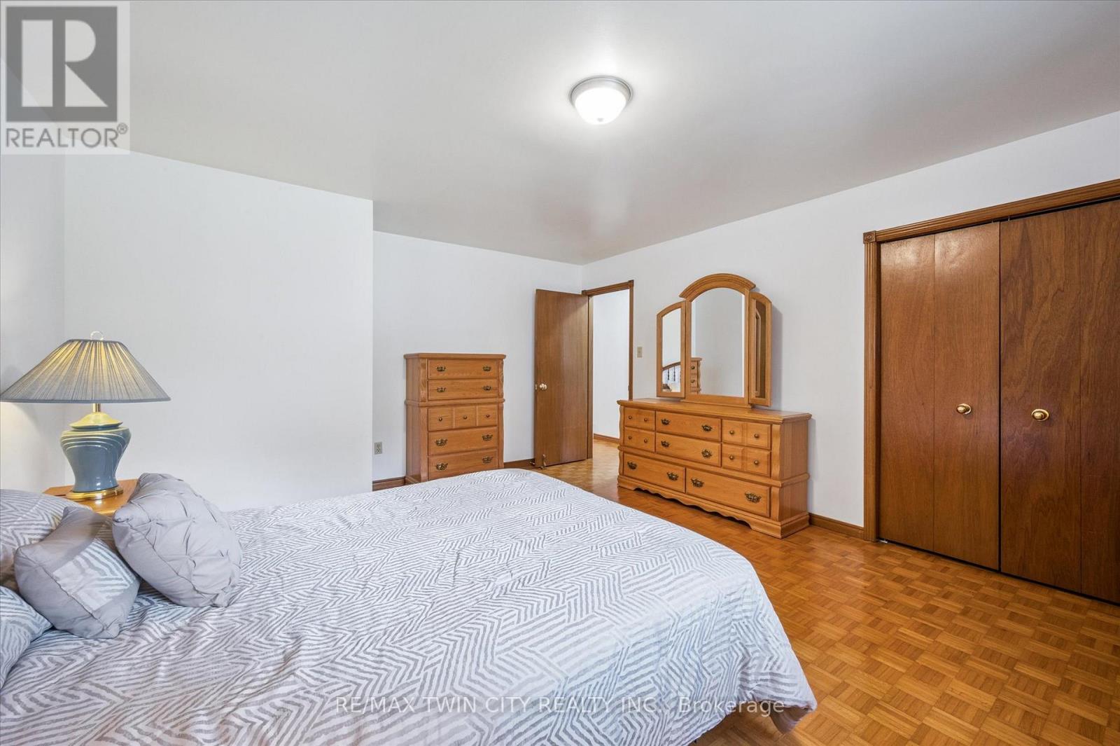 42 Azores Crescent, Cambridge, Ontario N1R 7Z4 - Photo 21 - X12438610