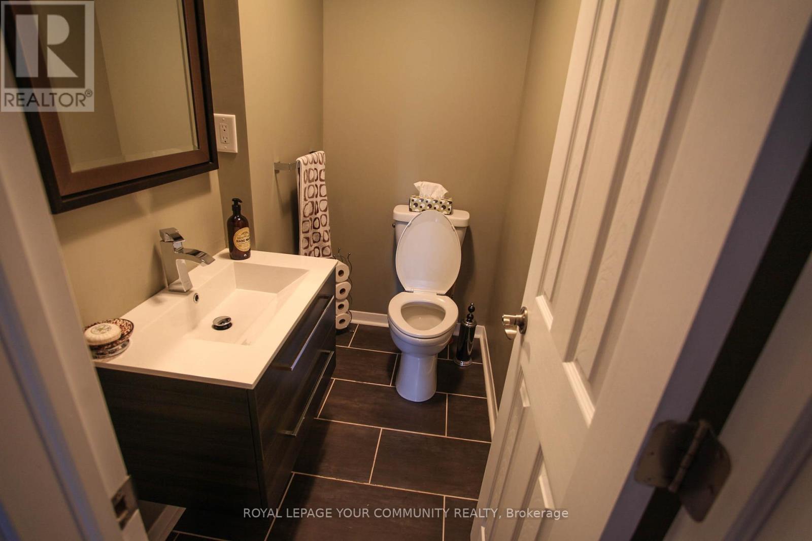 33a Alcan Avenue, Toronto, Ontario  M8W 1V4 - Photo 16 - W12592818