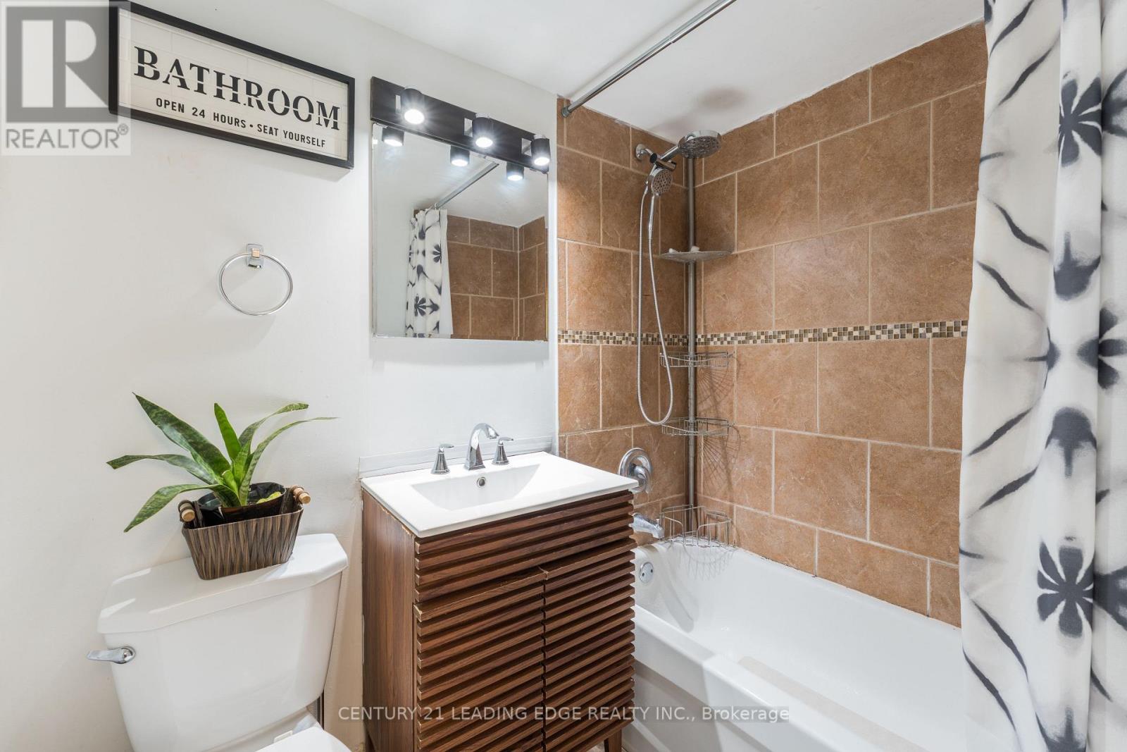 611 - 940 Caledonia Road, Toronto, Ontario  M6B 2G8 - Photo 11 - W12592830