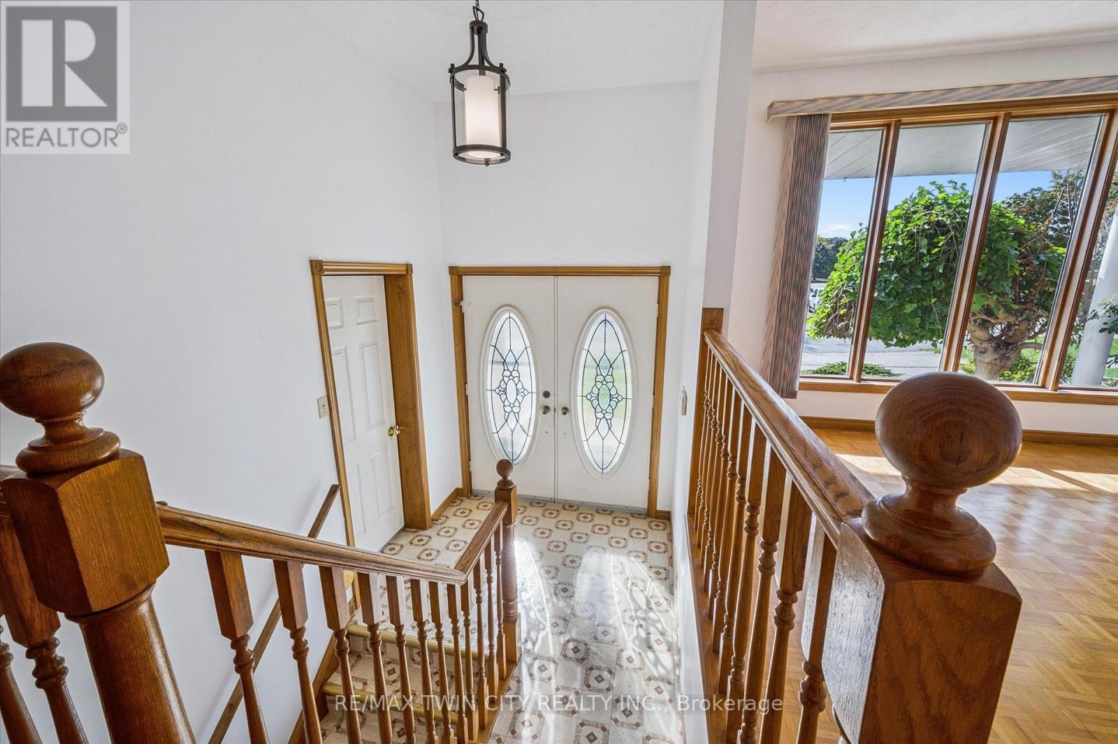 42 Azores Crescent, Cambridge, Ontario N1R 7Z4 - Photo 4 - X12438610