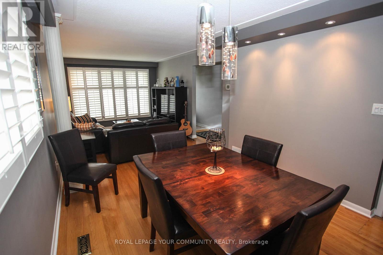 33a Alcan Avenue, Toronto, Ontario  M8W 1V4 - Photo 3 - W12592818