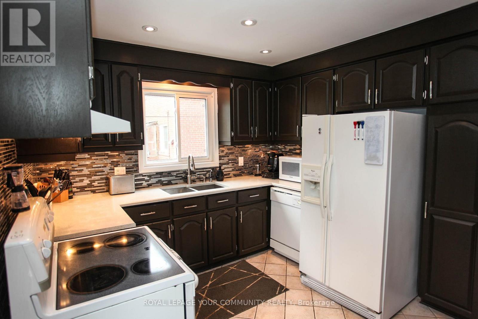 33a Alcan Avenue, Toronto, Ontario  M8W 1V4 - Photo 8 - W12592818