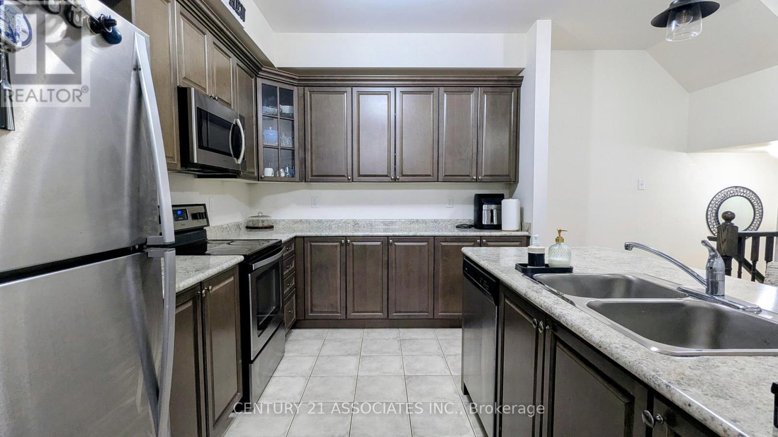 24 Savage Drive, Hamilton, Ontario  L8B 0A3 - Photo 16 - X12579976