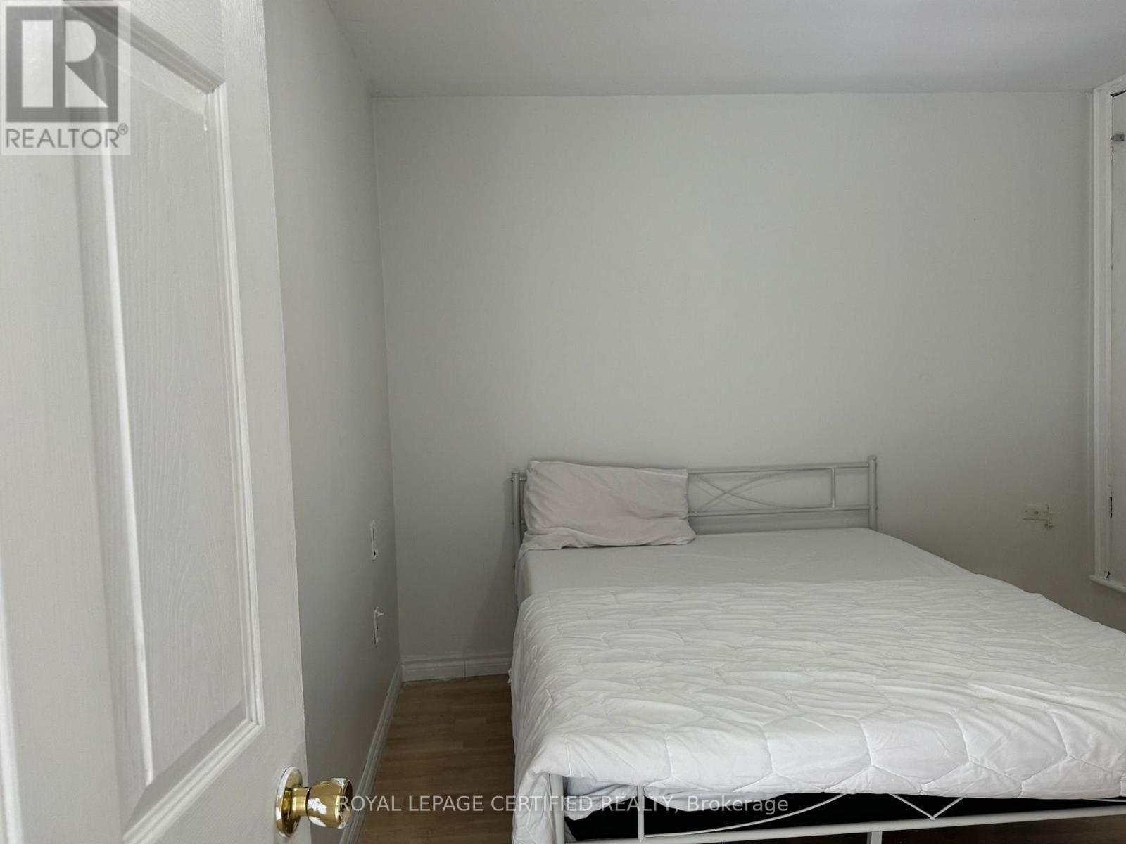 1357 Main Street E, Hamilton, Ontario L8K 1B6 - Photo 4 - X12575574