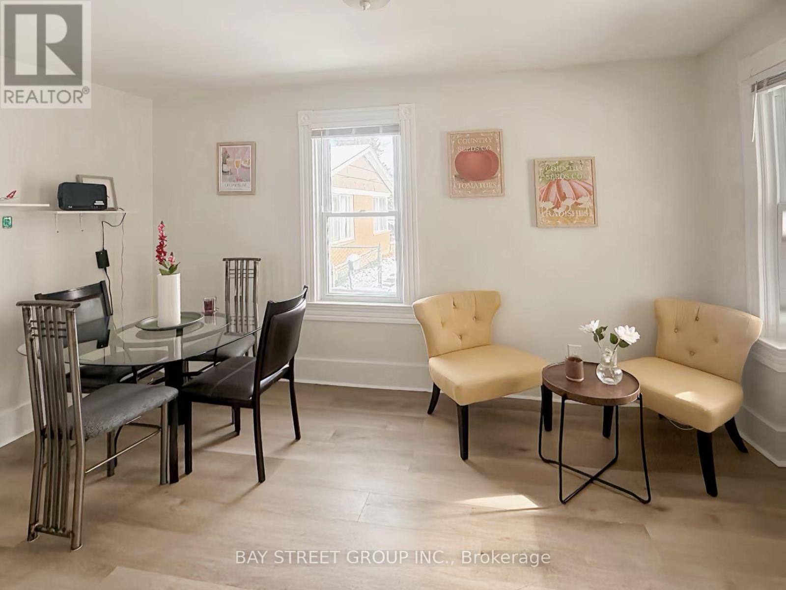 371 Carlton Street, St. Catharines (Carlton/bunting), Ontario  L2M 4W7 - Photo 3 - X12545134