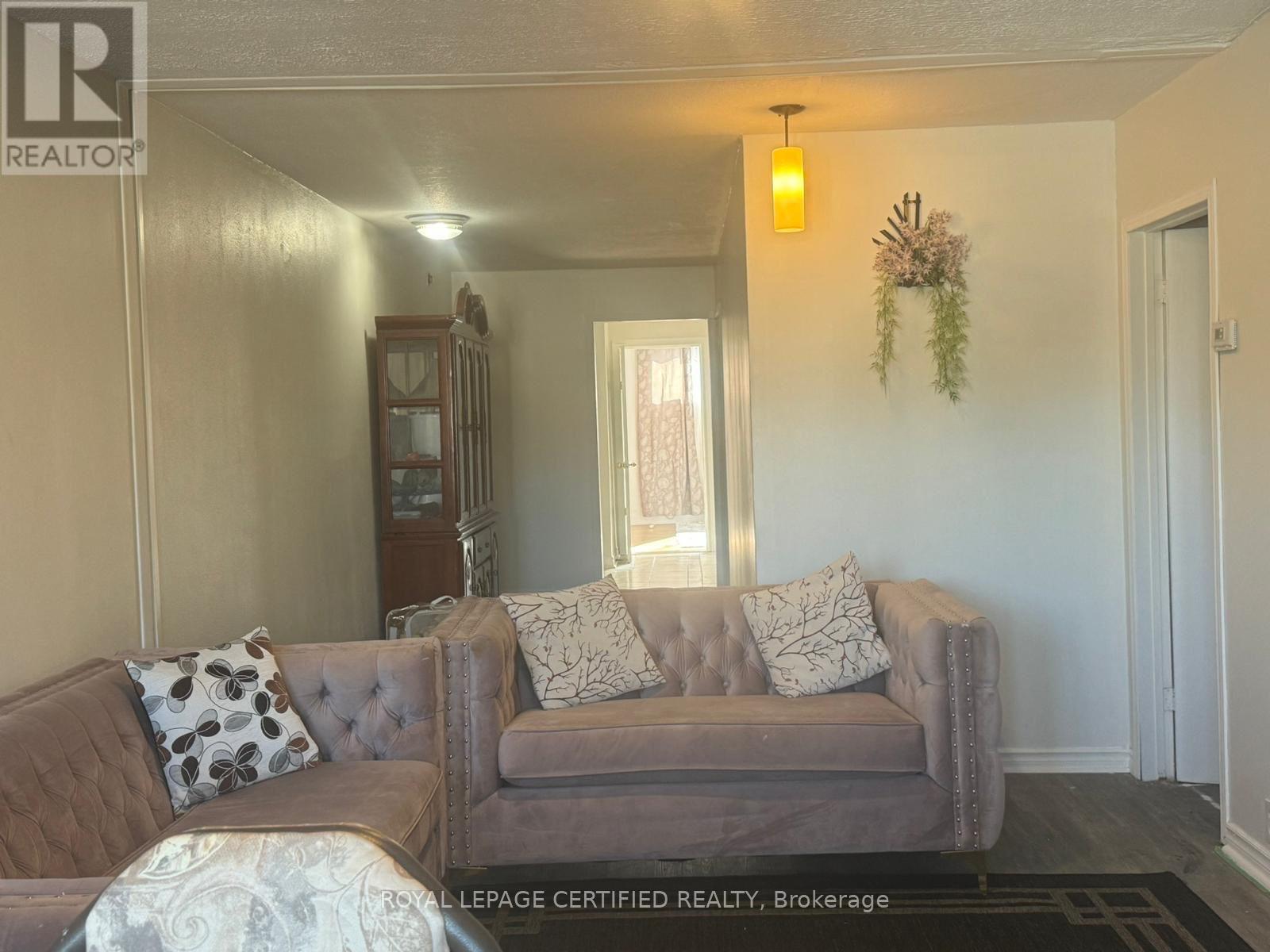 1357 Main Street E, Hamilton, Ontario L8K 1B6 - Photo 10 - X12575574