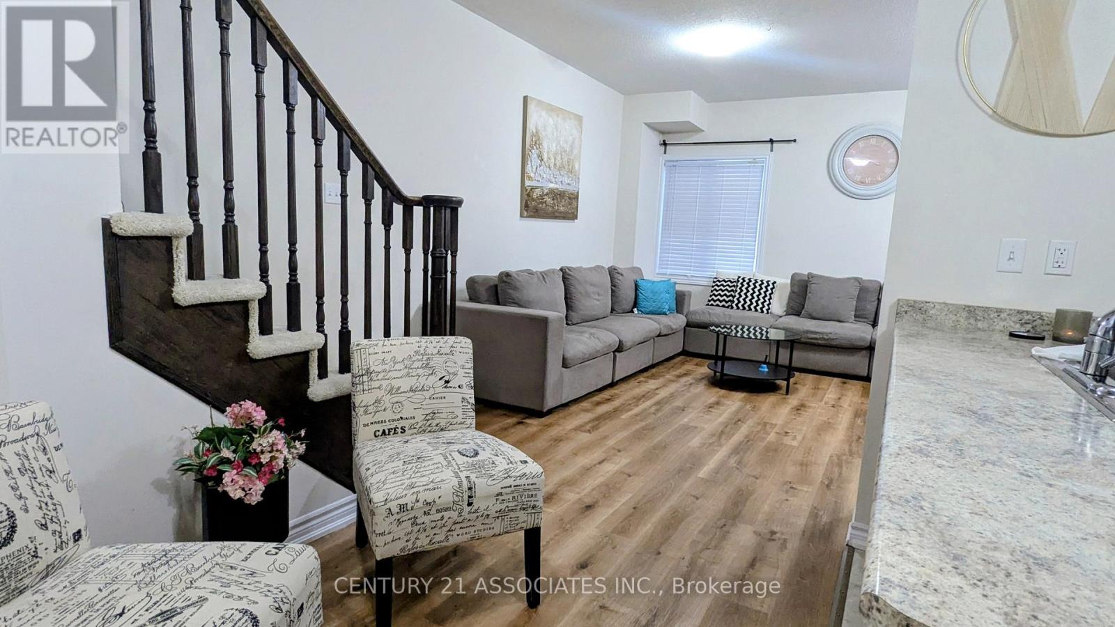 24 Savage Drive, Hamilton, Ontario  L8B 0A3 - Photo 12 - X12579976