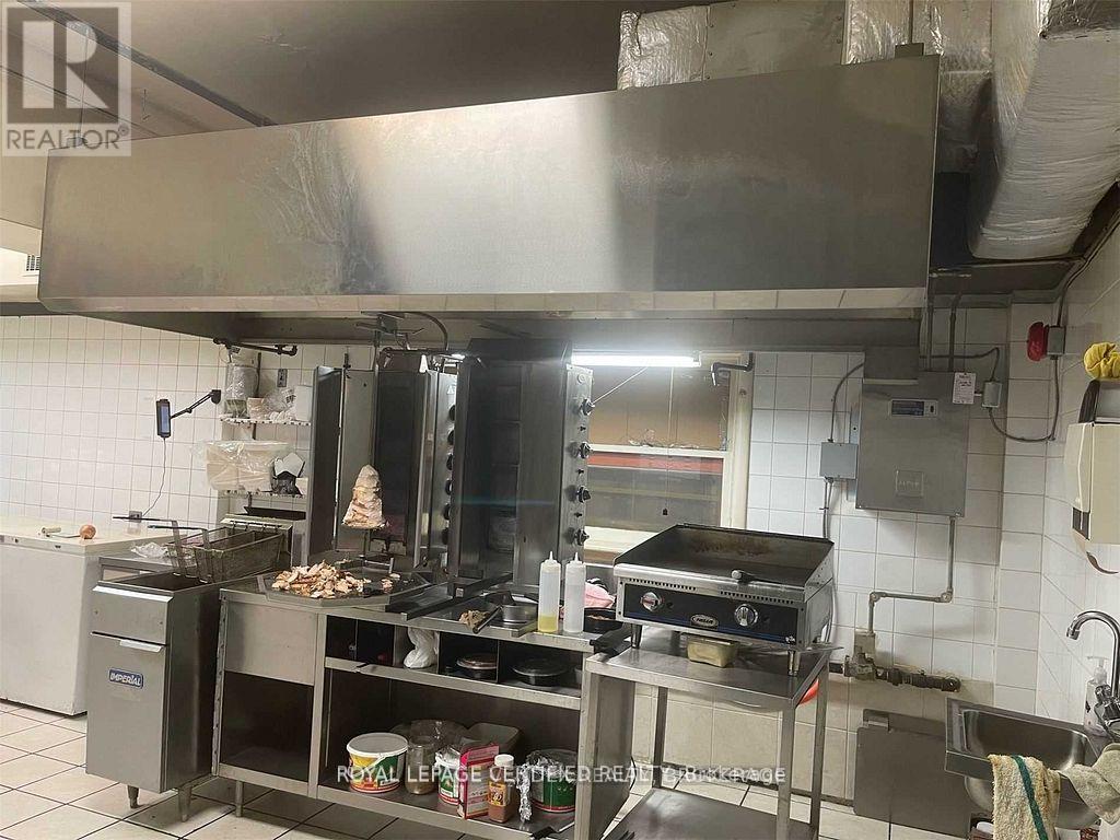 1357 Main Street E, Hamilton, Ontario L8K 1B6 - Photo 14 - X12575574