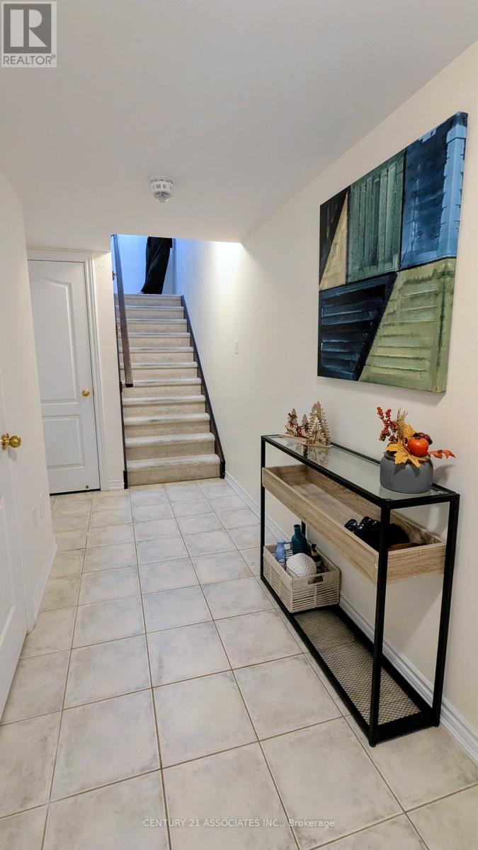 24 Savage Drive, Hamilton, Ontario  L8B 0A3 - Photo 6 - X12579976