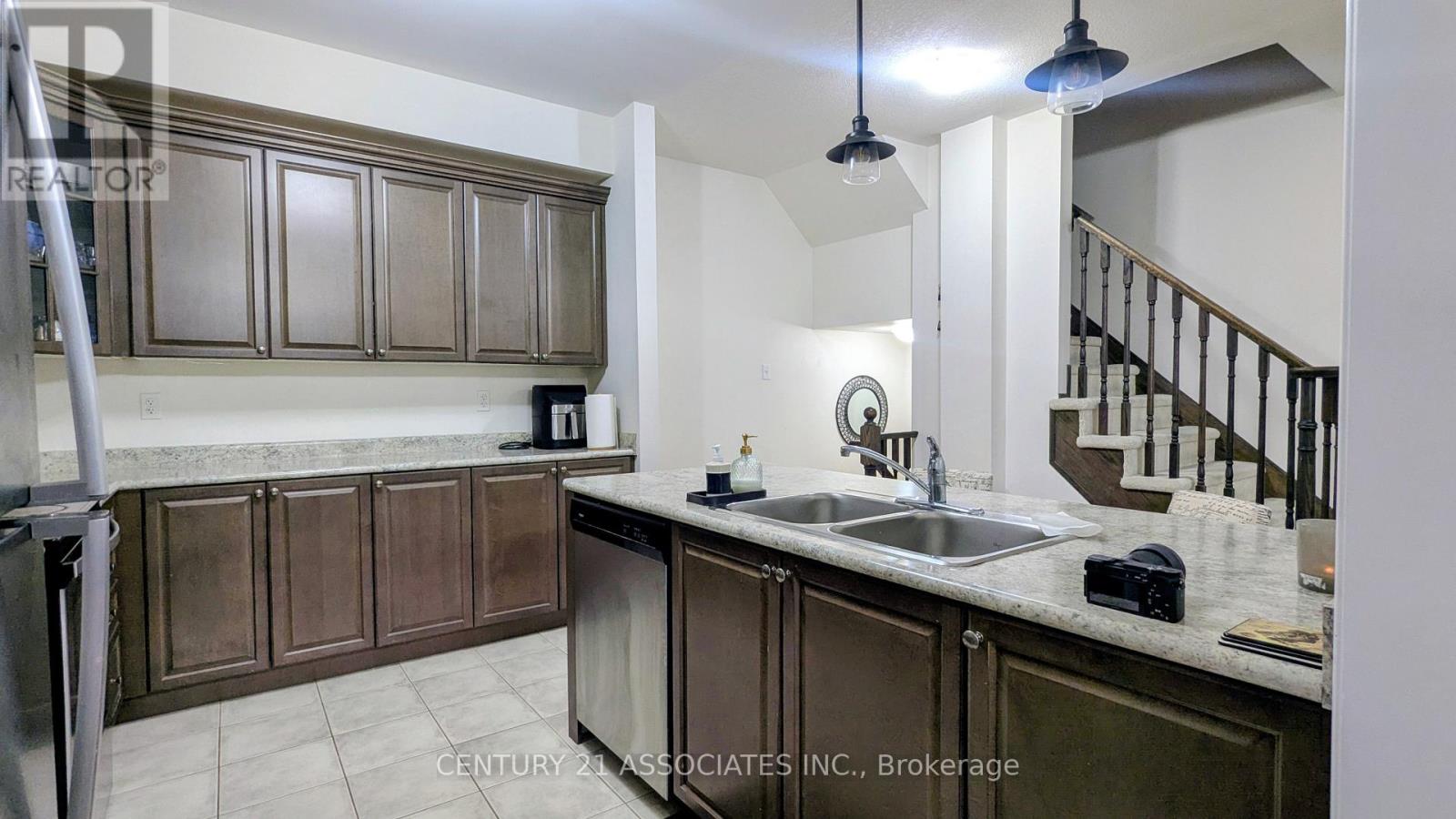 24 Savage Drive, Hamilton, Ontario  L8B 0A3 - Photo 15 - X12579976