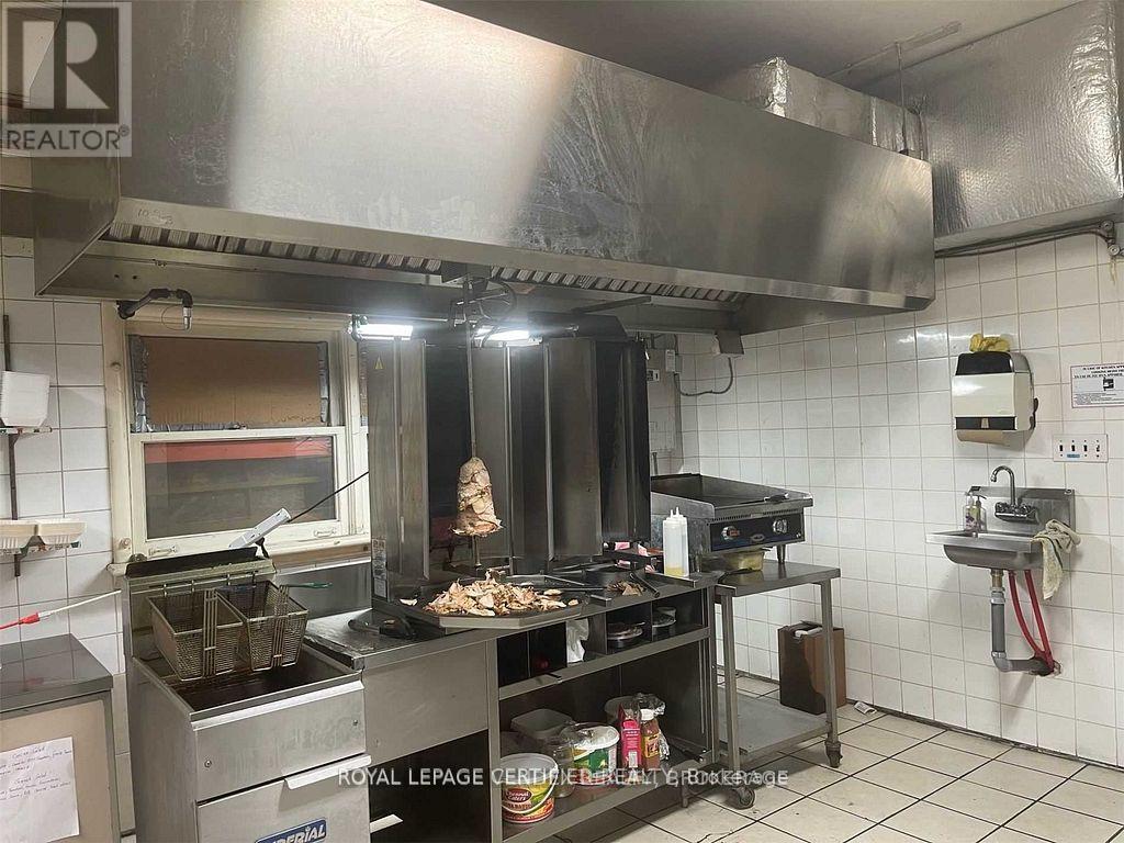 1357 Main Street E, Hamilton, Ontario L8K 1B6 - Photo 15 - X12575574