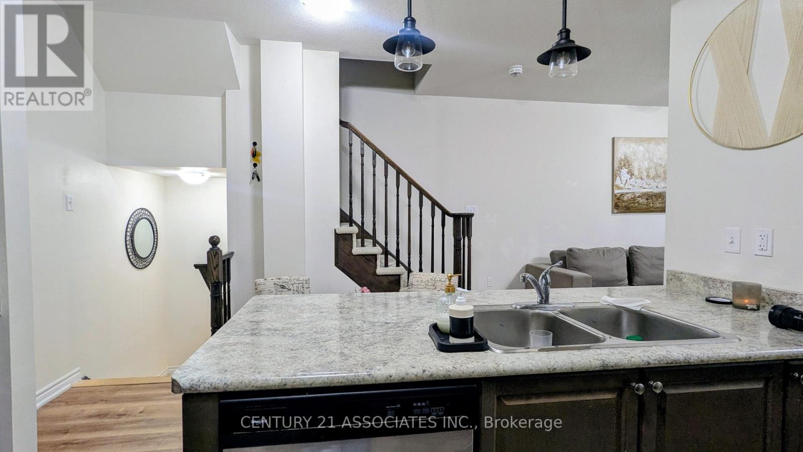 24 Savage Drive, Hamilton, Ontario  L8B 0A3 - Photo 19 - X12579976