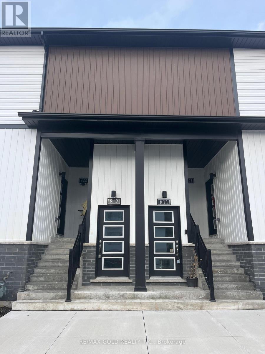 812 - 4263 Fourth Avenue, Niagara Falls, Ontario  L2E 0C2 - Photo 2 - X12586904