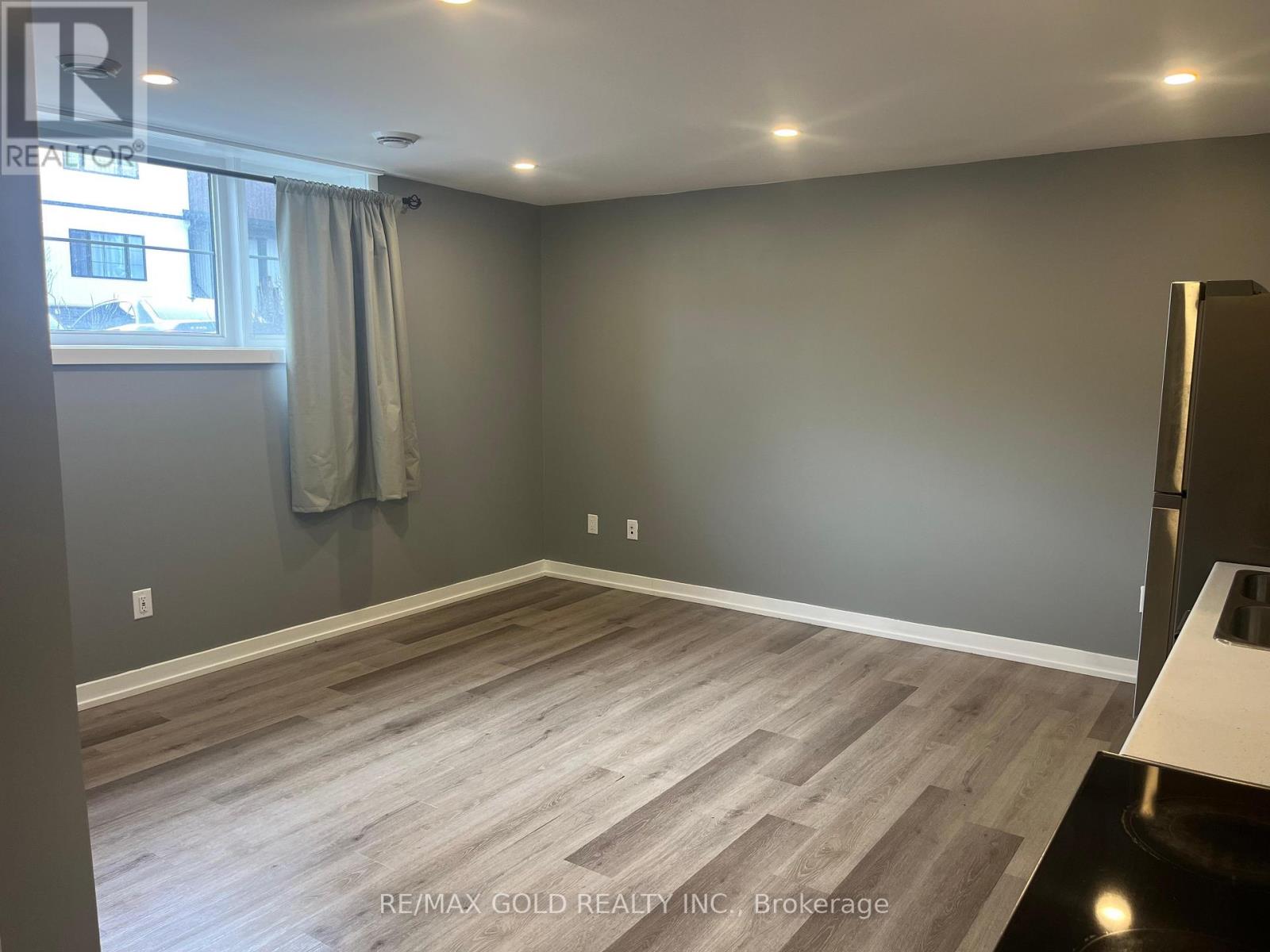 812 - 4263 Fourth Avenue, Niagara Falls, Ontario  L2E 0C2 - Photo 7 - X12586904