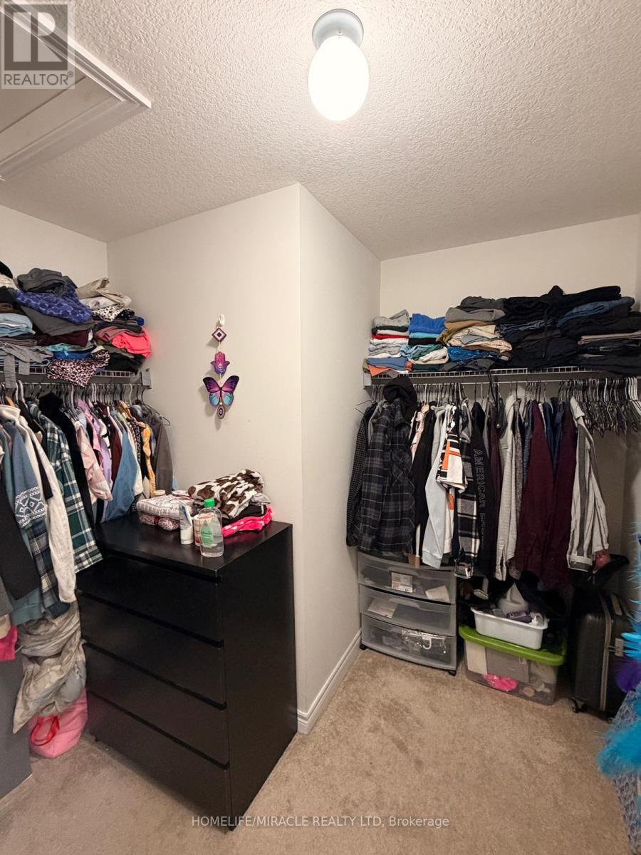 11 Genoa Drive, Hamilton, Ontario  L9B 0K1 - Photo 7 - X12591072