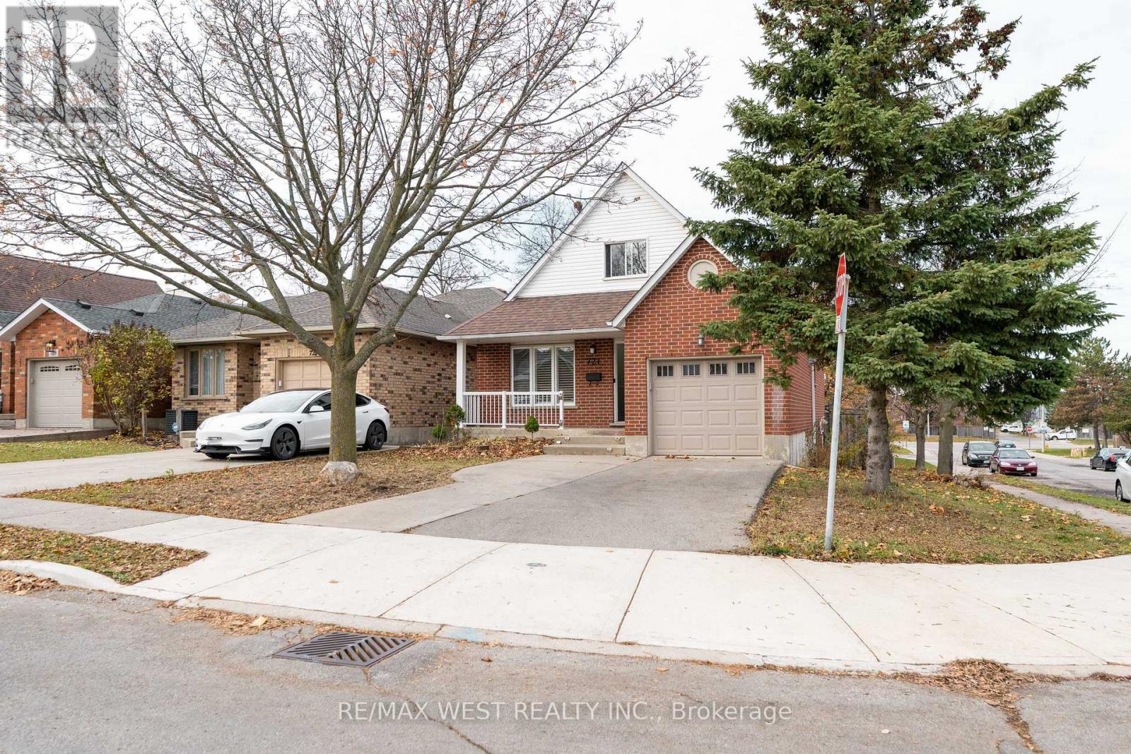 721 Acadia Drive, Hamilton, Ontario L8W 3V2 - Photo 2 - X12591080