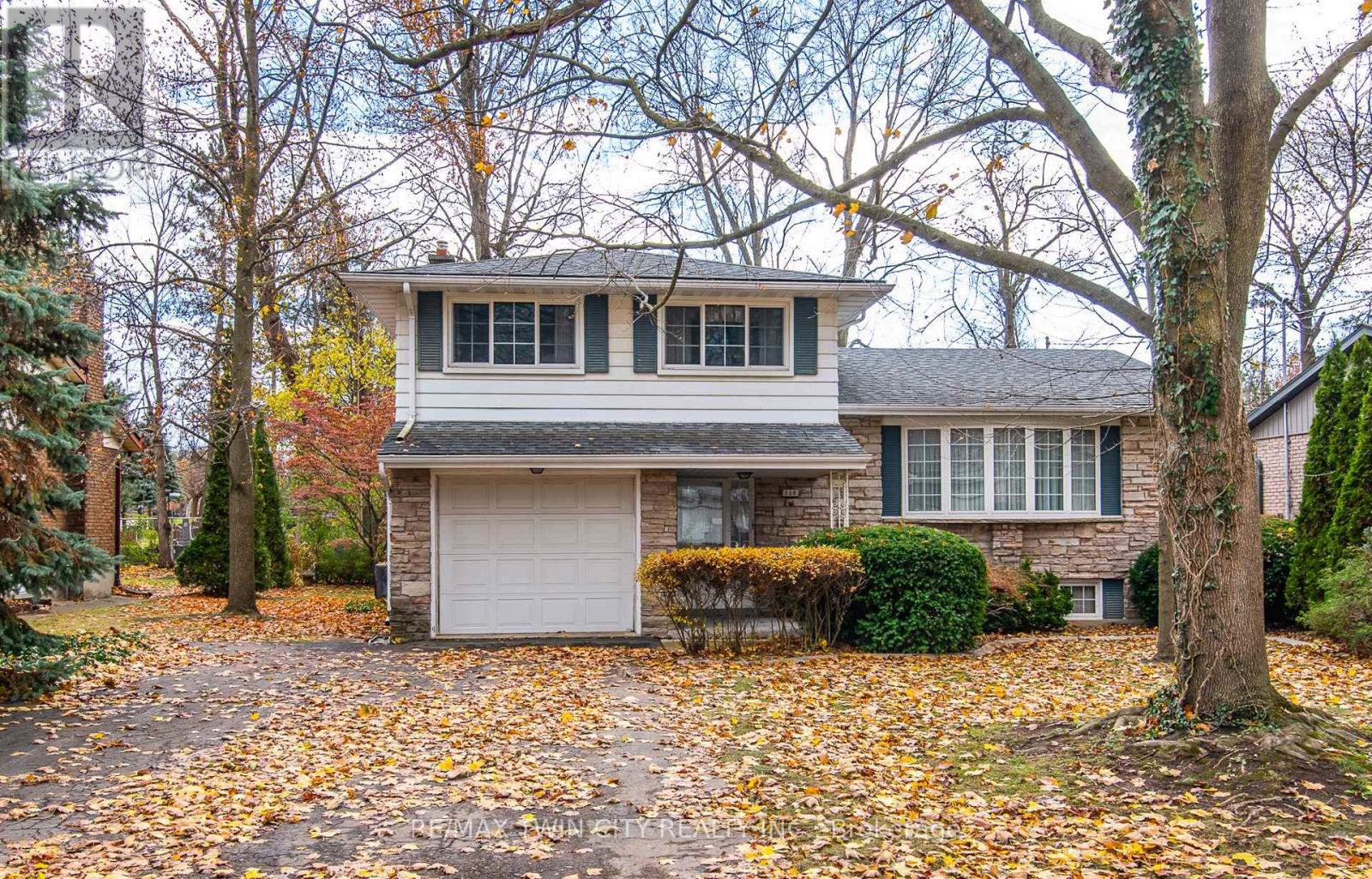 155 Shuh Avenue, Kitchener, Ontario  N2A 1H4 - Photo 2 - X12591084