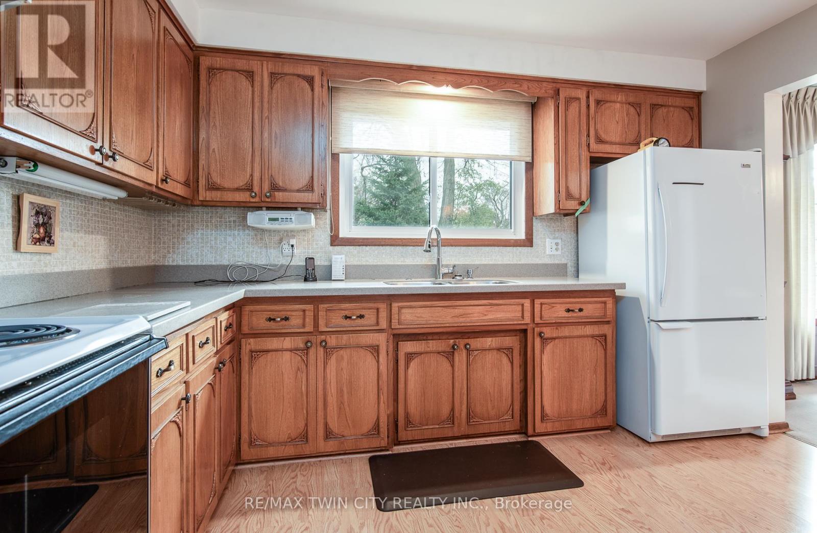 155 Shuh Avenue, Kitchener, Ontario  N2A 1H4 - Photo 21 - X12591084