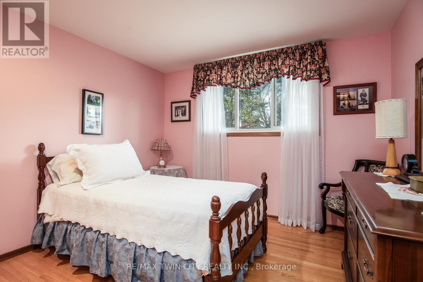 155 Shuh Avenue, Kitchener, Ontario  N2A 1H4 - Photo 34 - X12591084