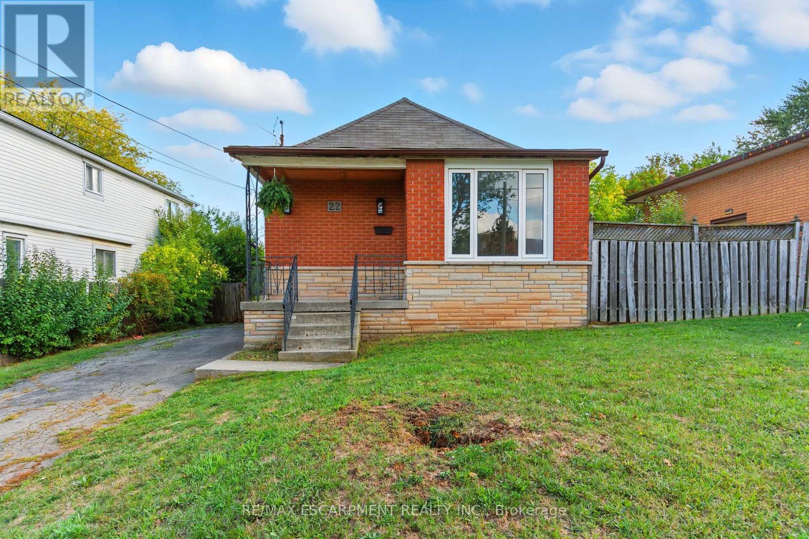 22 WORSLEY ROAD, Hamilton, Ontario
