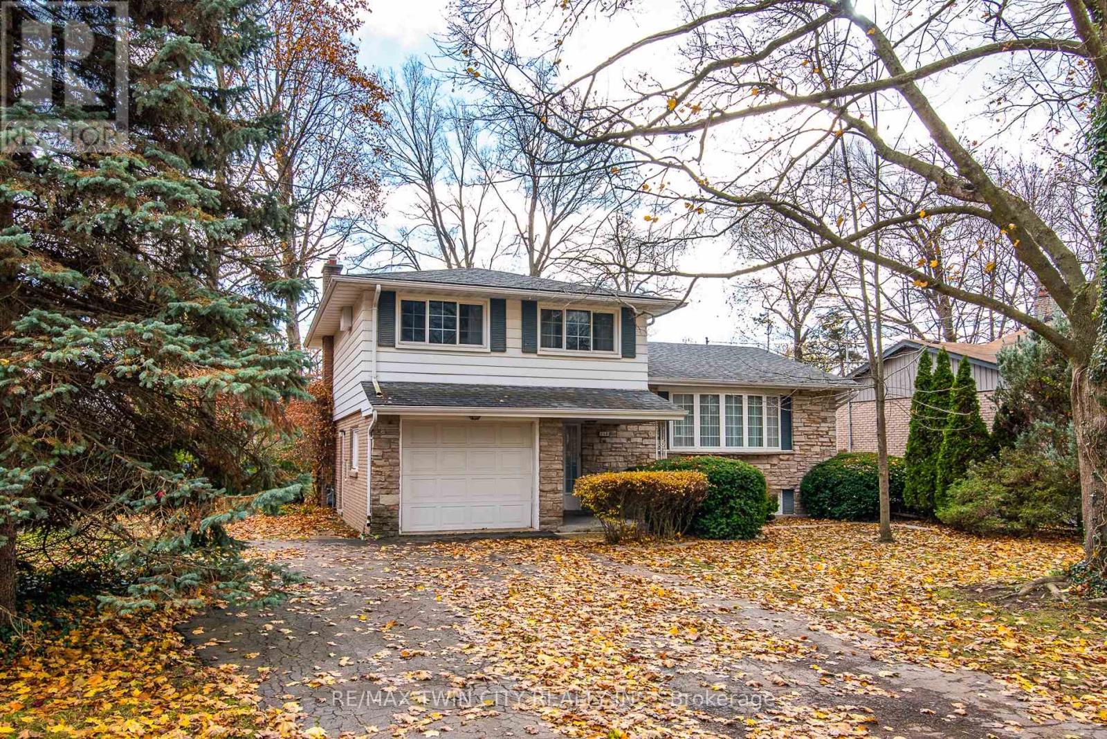 155 SHUH AVENUE, Kitchener, Ontario