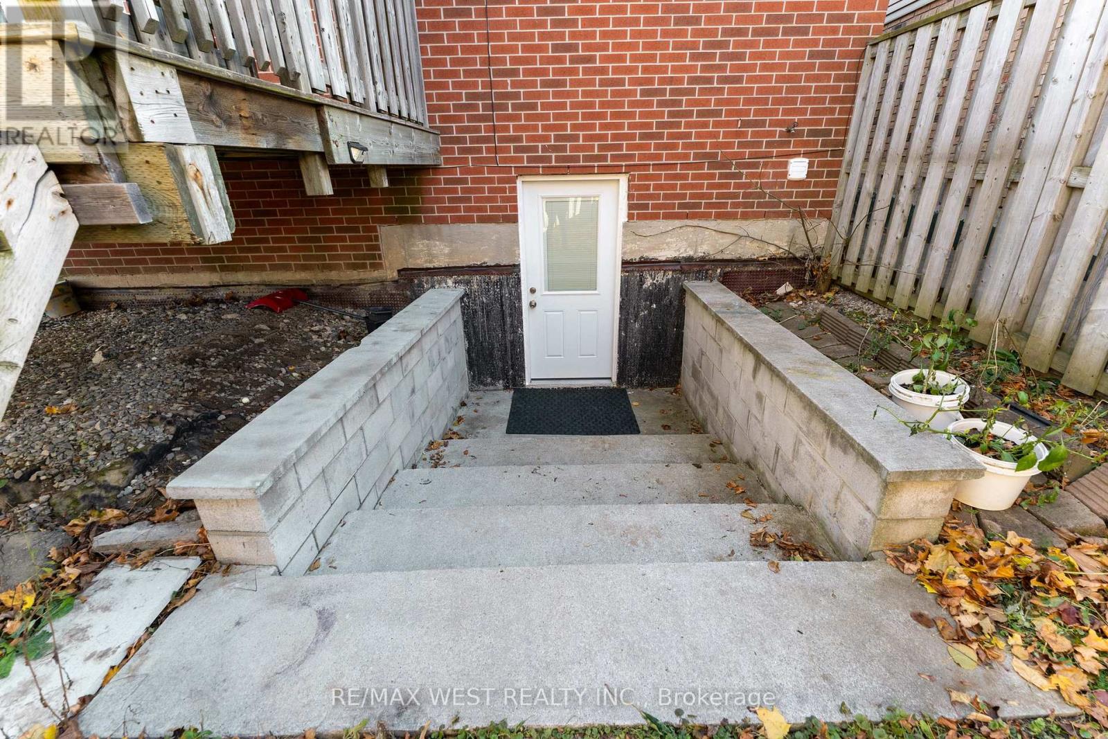 721 Acadia Drive, Hamilton, Ontario L8W 3V2 - Photo 43 - X12591080