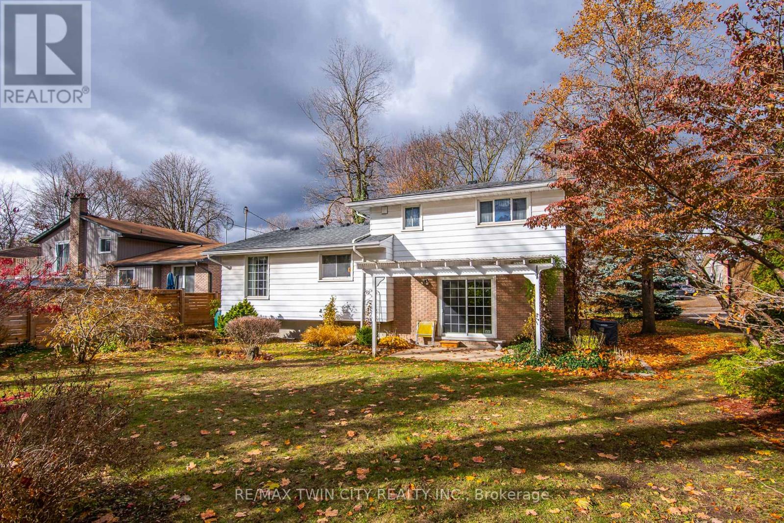 155 Shuh Avenue, Kitchener, Ontario  N2A 1H4 - Photo 11 - X12591084