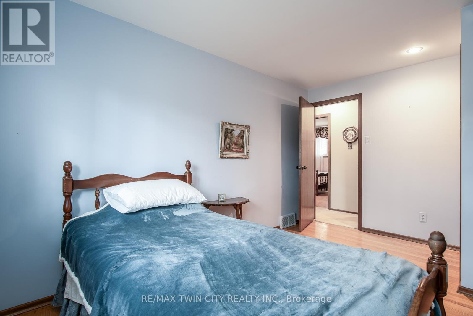 155 Shuh Avenue, Kitchener, Ontario  N2A 1H4 - Photo 37 - X12591084