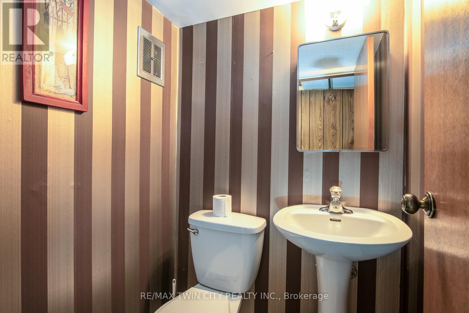 155 Shuh Avenue, Kitchener, Ontario  N2A 1H4 - Photo 44 - X12591084