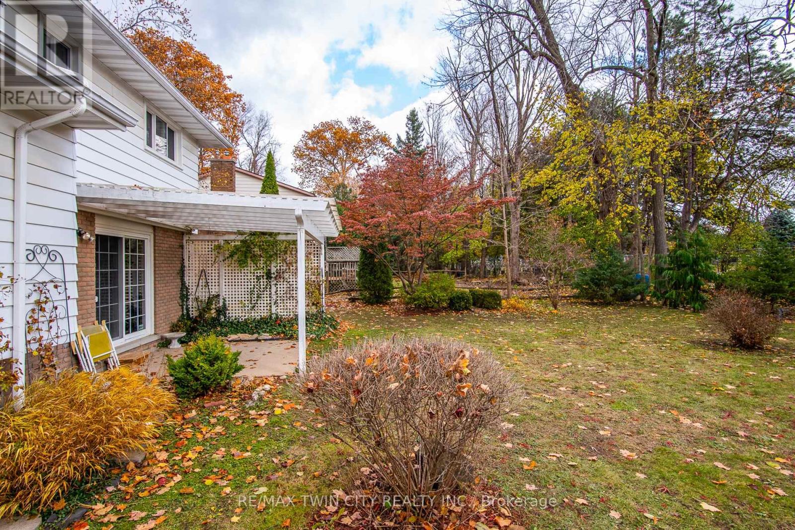 155 Shuh Avenue, Kitchener, Ontario  N2A 1H4 - Photo 9 - X12591084