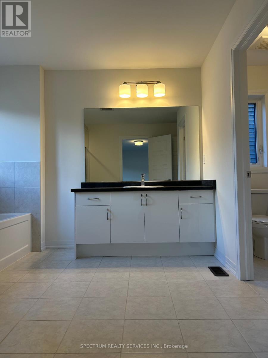 50 Dennis Avenue, Brantford, Ontario  N3V 0B9 - Photo 14 - X12592122