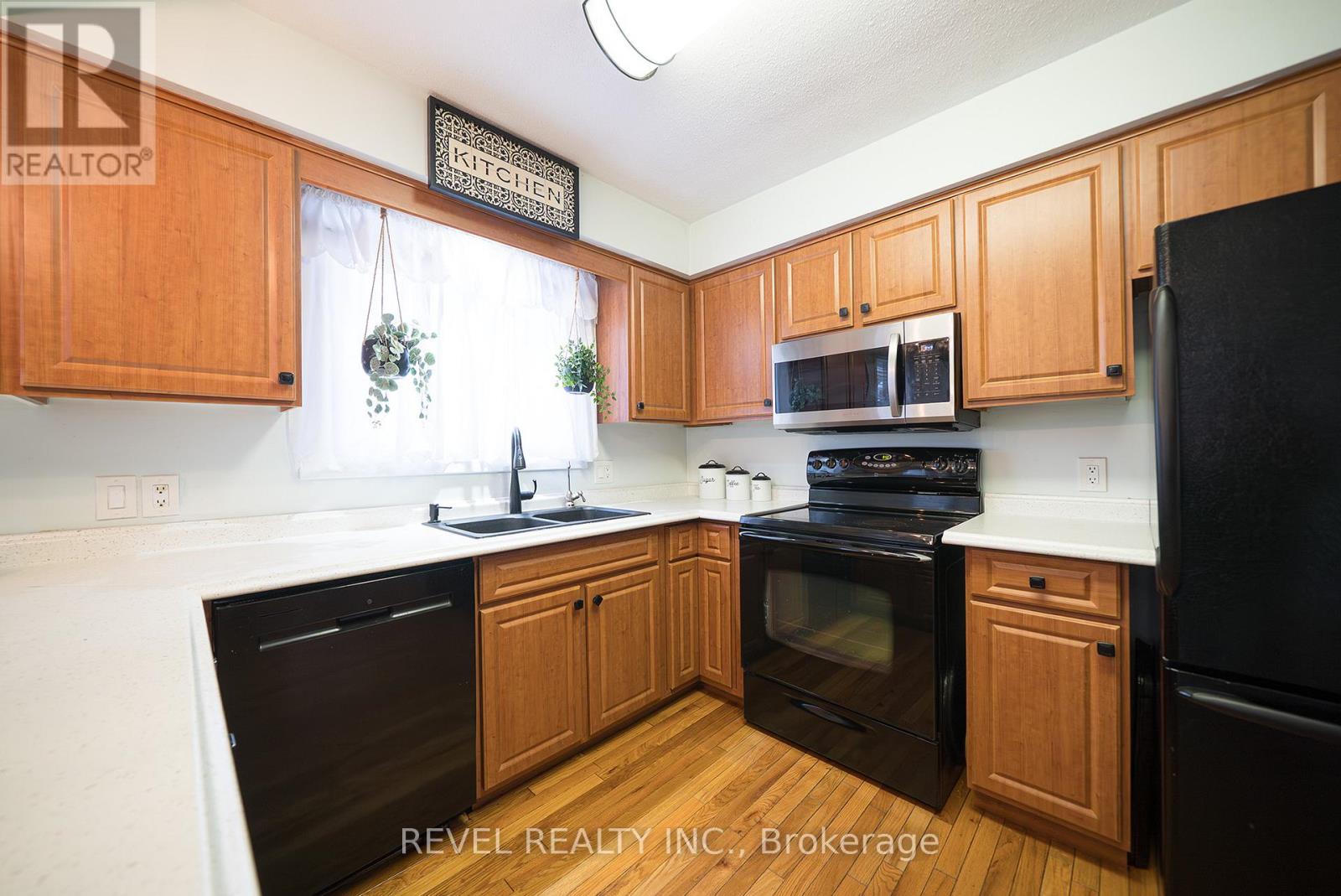 5 Burdock Boulevard, Brantford, Ontario N3R 6B5 - Photo 7 - X12592116