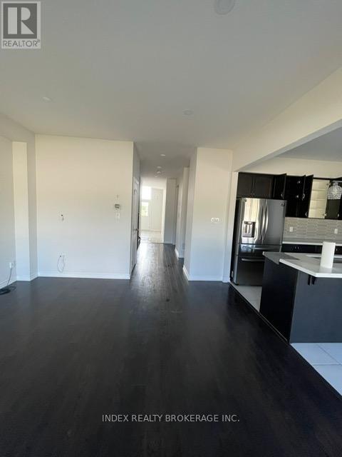 38 Patterson Drive, Haldimand, Ontario N3W 0B8 - Photo 3 - X12592148