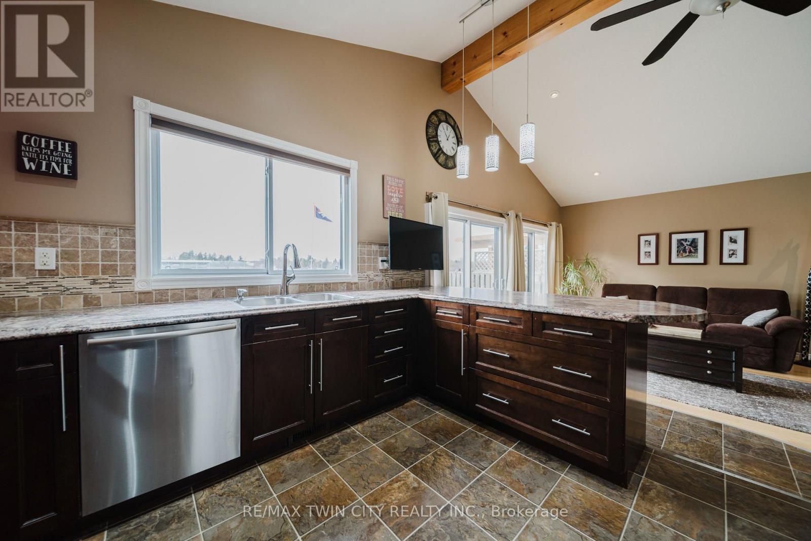 40 Riverside Drive, Wilmot, Ontario N3A 2H6 - Photo 14 - X12592244