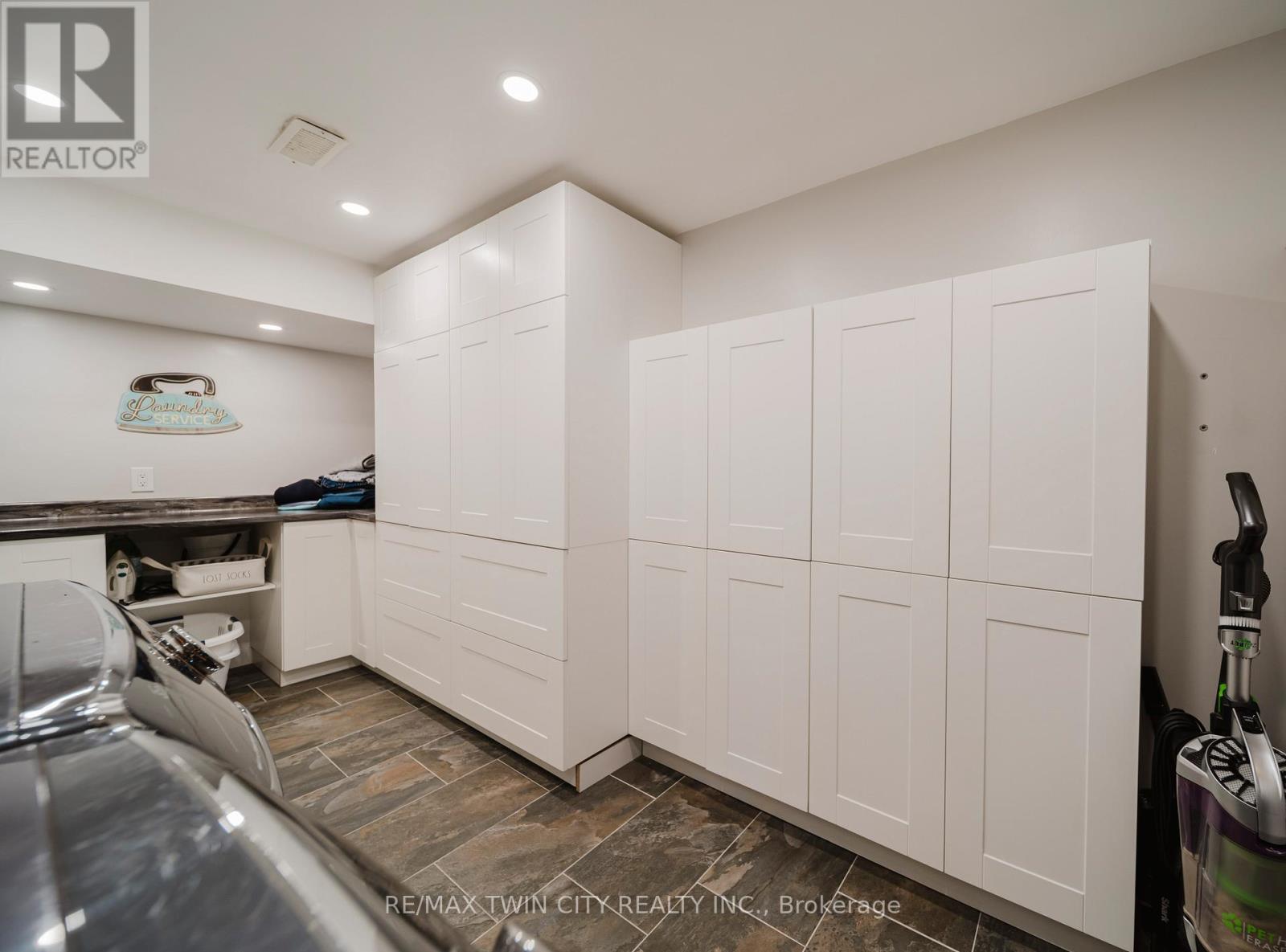 40 Riverside Drive, Wilmot, Ontario N3A 2H6 - Photo 36 - X12592244