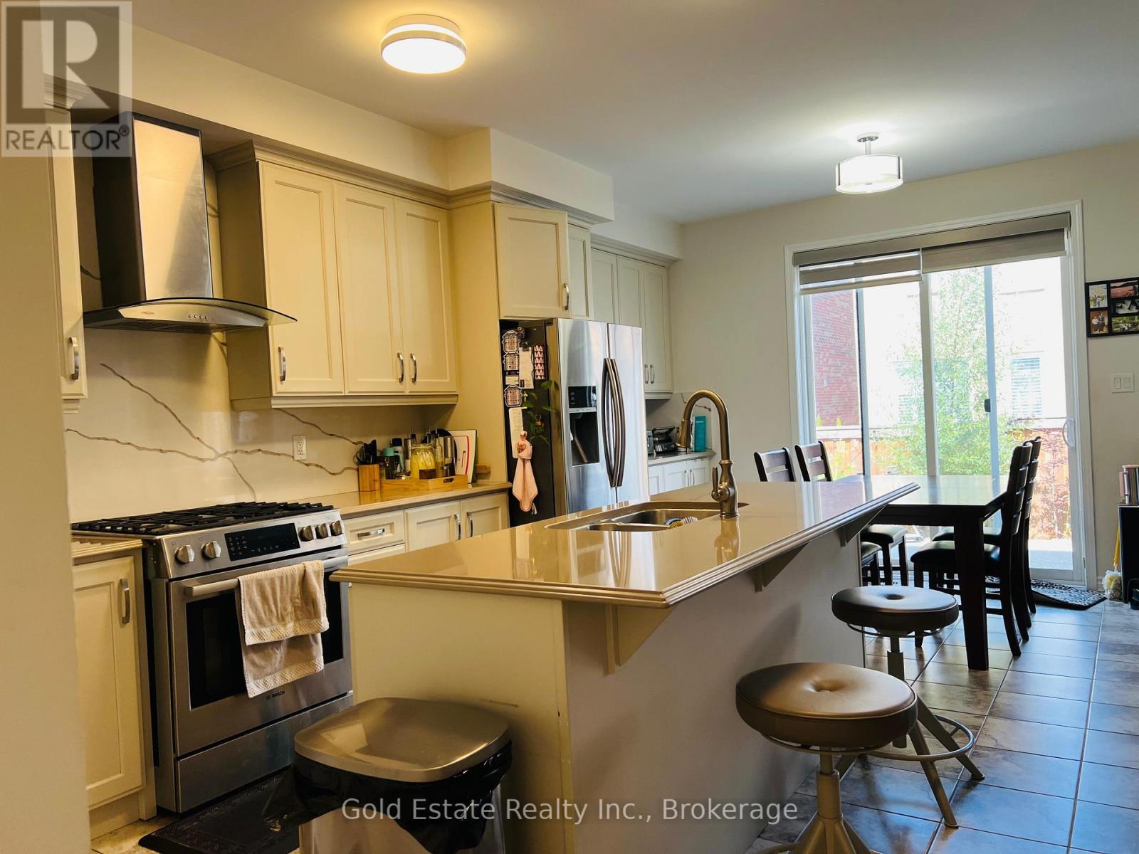 212 Spring Creek Drive, Hamilton, Ontario L0R 2H8 - Photo 12 - X12592136