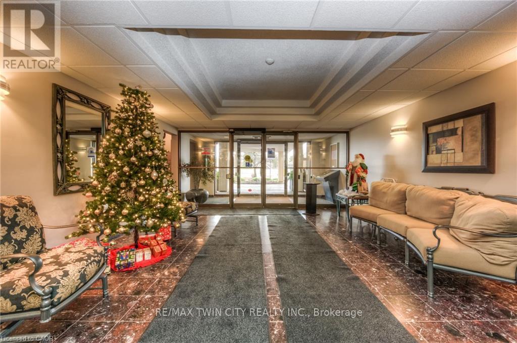 212 - 260 Sheldon Avenue N, Kitchener, Ontario  N2H 6P2 - Photo 8 - X12591764