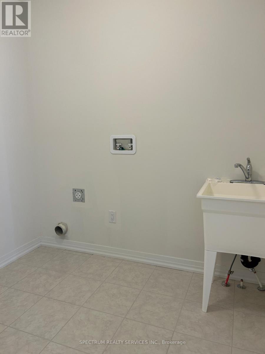 50 Dennis Avenue, Brantford, Ontario  N3V 0B9 - Photo 9 - X12592122