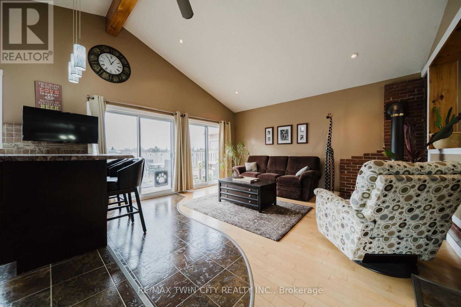 40 Riverside Drive, Wilmot, Ontario N3A 2H6 - Photo 6 - X12592244