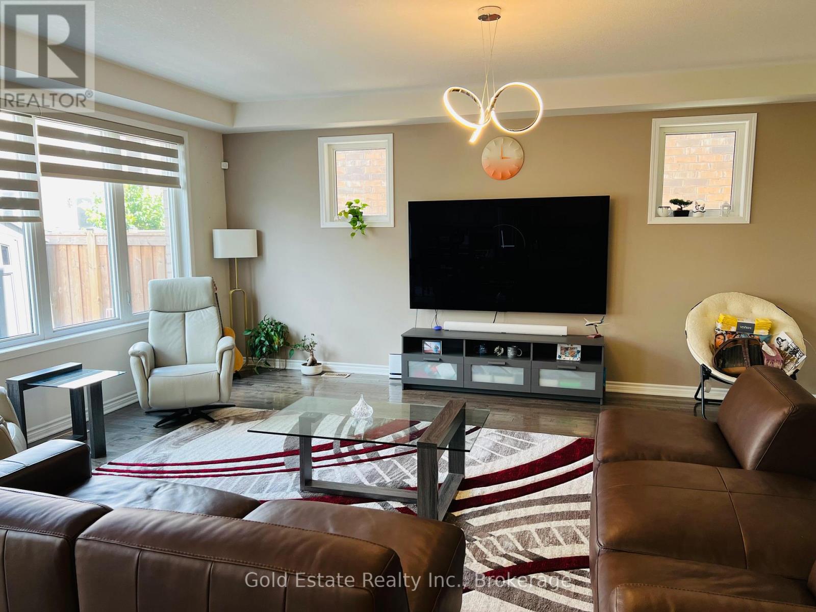 212 Spring Creek Drive, Hamilton, Ontario L0R 2H8 - Photo 5 - X12592136