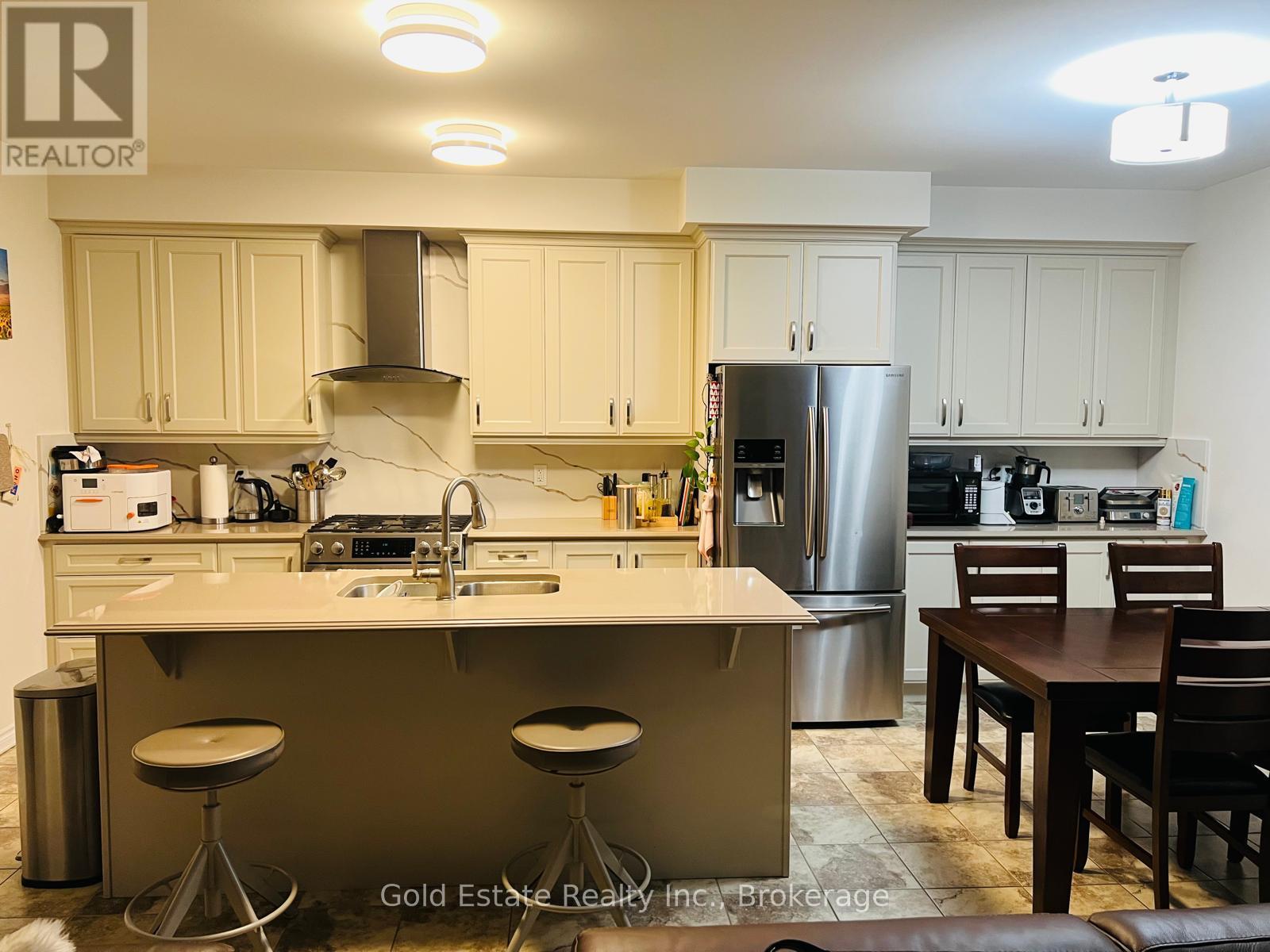 212 Spring Creek Drive, Hamilton, Ontario L0R 2H8 - Photo 9 - X12592136