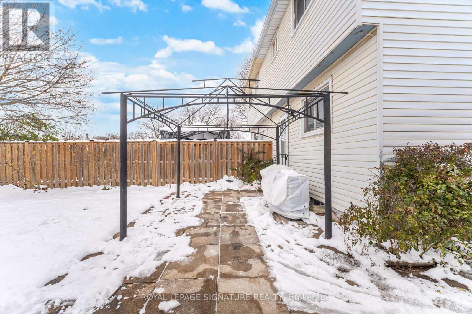 26 Graywood Road, Hamilton, Ontario  L9C 6K4 - Photo 33 - X12592208