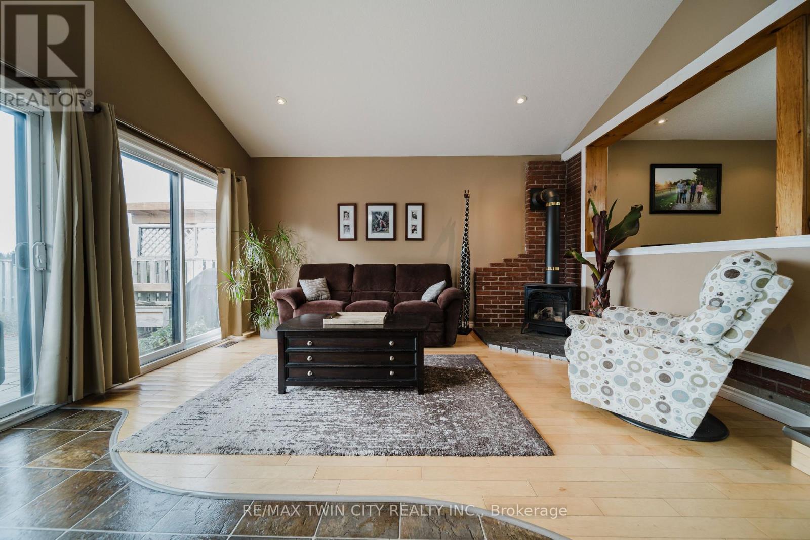 40 Riverside Drive, Wilmot, Ontario N3A 2H6 - Photo 7 - X12592244