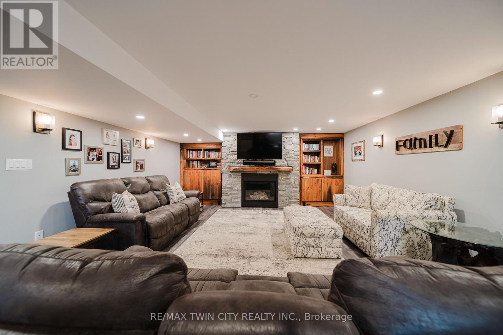 40 Riverside Drive, Wilmot, Ontario N3A 2H6 - Photo 31 - X12592244